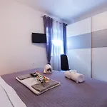Апартаменты Near Old Town