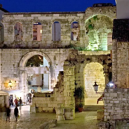 Near Old Town سبليت