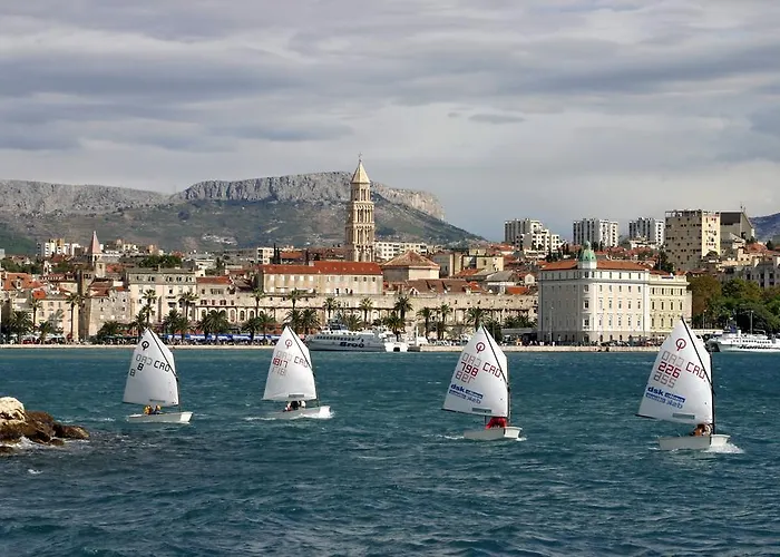 아파트 Near Old Town