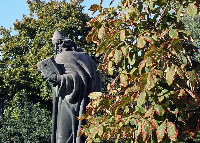 Near Old Town 아파트