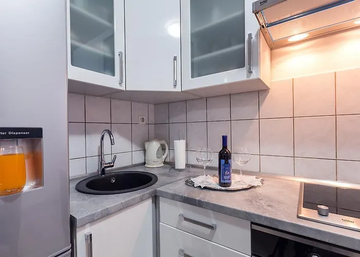 Near Old Town 아파트 *