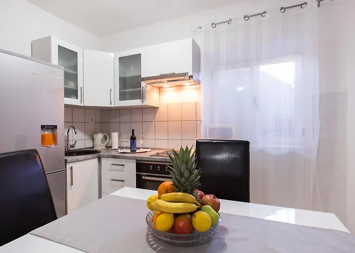 Near Old Town Lägenhet