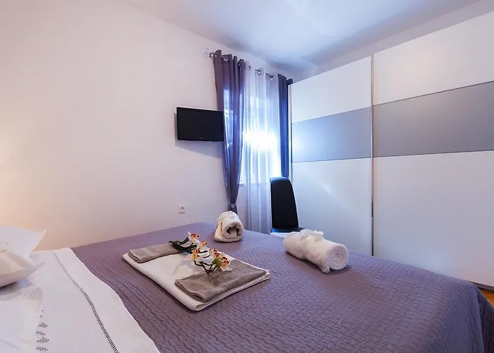 아파트 Near Old Town